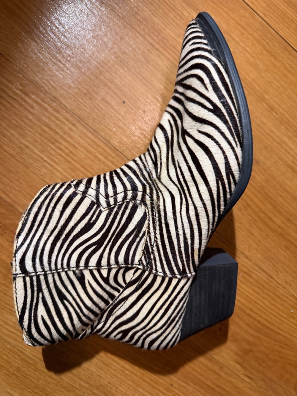 dingo Zebra-Print Ankle Boot - Black & White